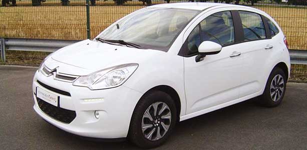 Véhicule blanc de la gamme Citroën